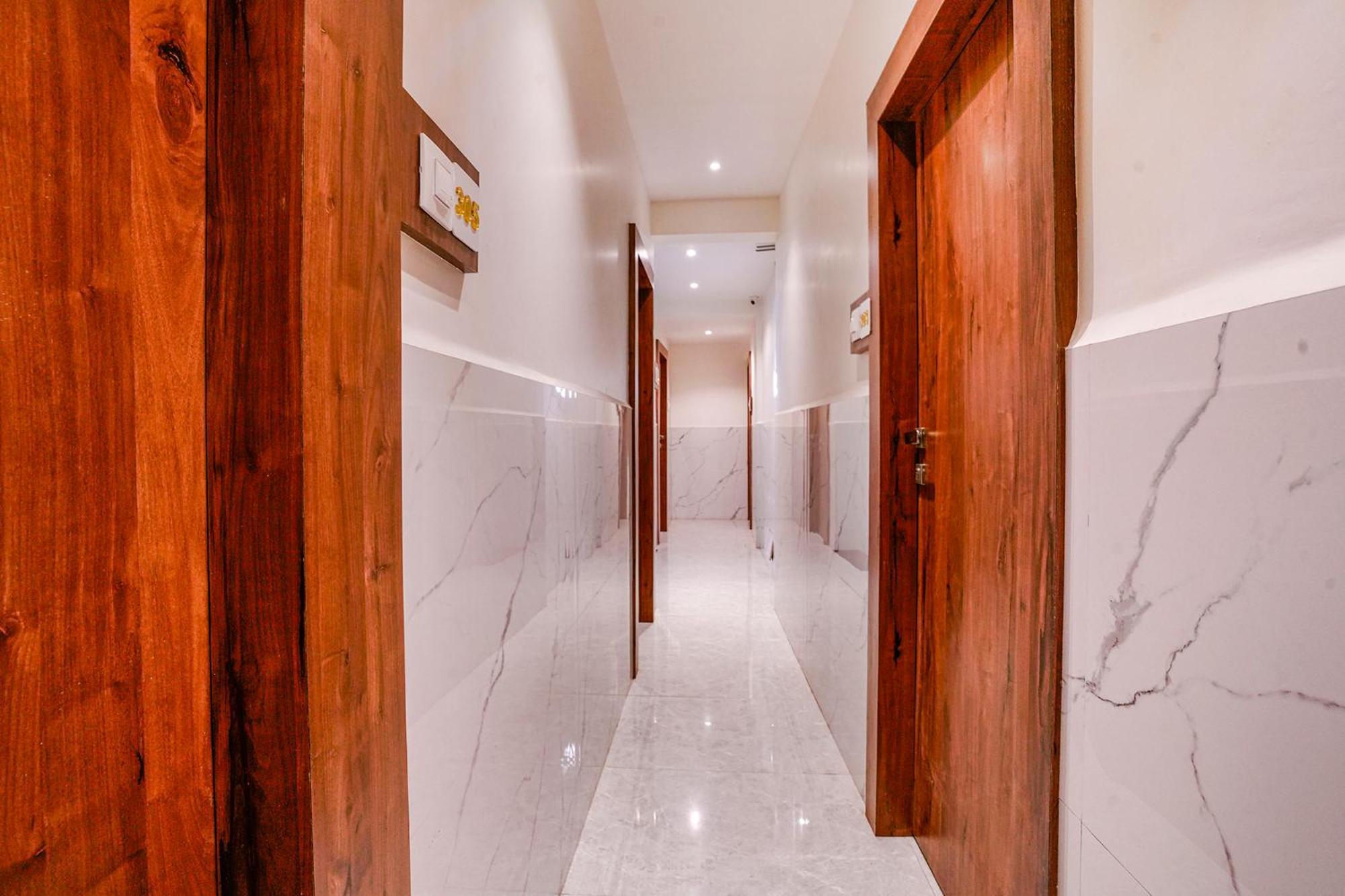 Hotel Fabexpress Utsav Residency - Nr Panvel à Jāmb Extérieur photo