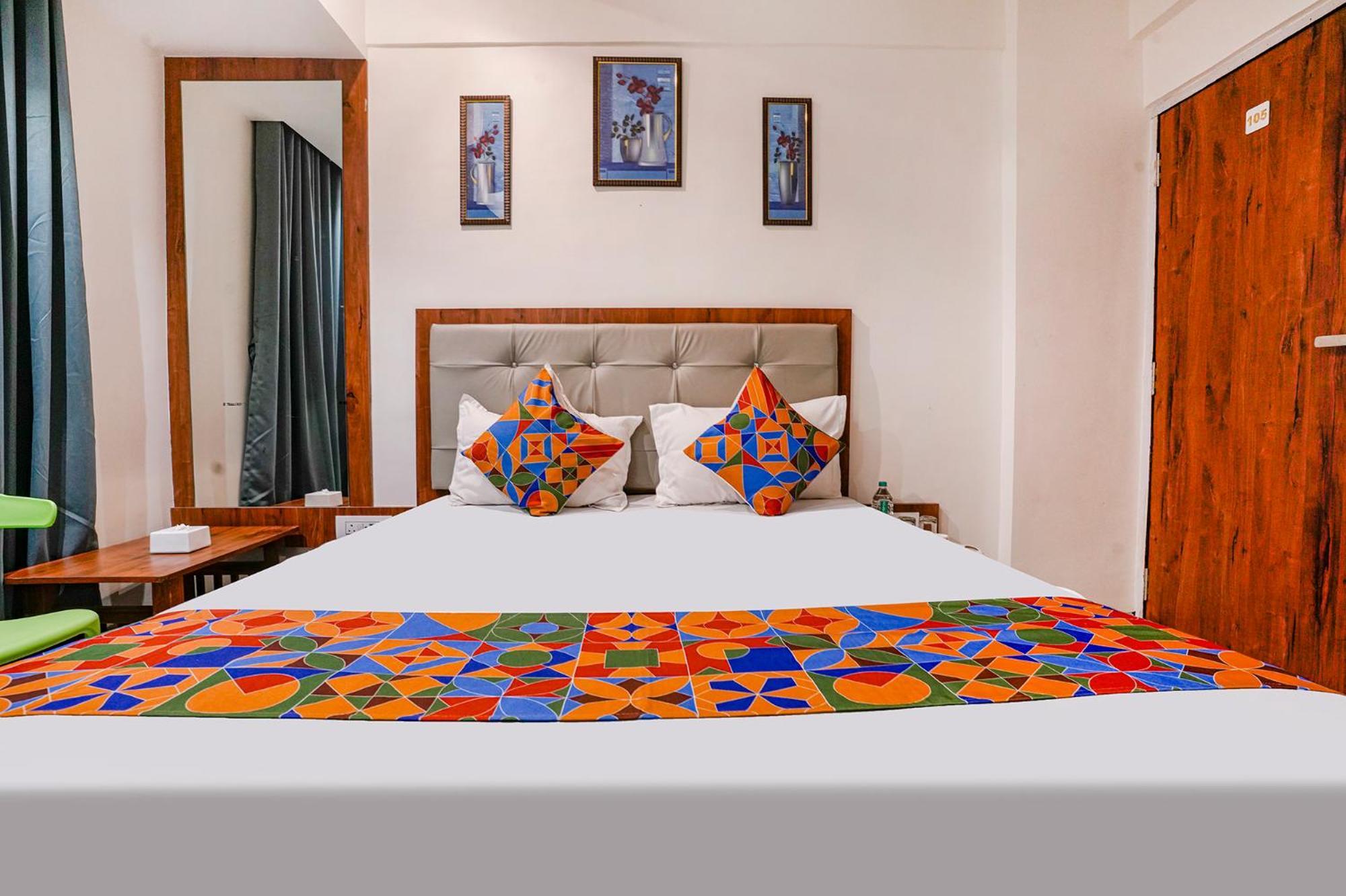 Hotel Fabexpress Utsav Residency - Nr Panvel à Jāmb Extérieur photo