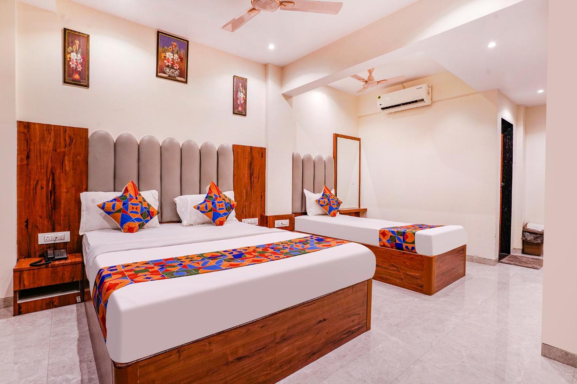 Hotel Fabexpress Utsav Residency - Nr Panvel à Jāmb Extérieur photo