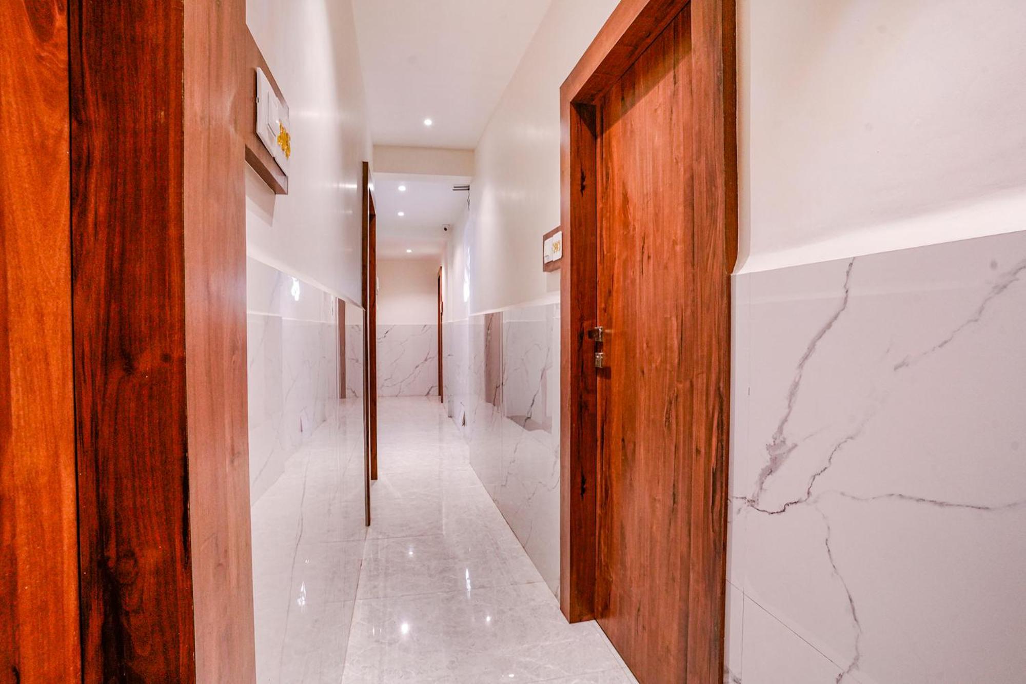 Hotel Fabexpress Utsav Residency - Nr Panvel à Jāmb Extérieur photo