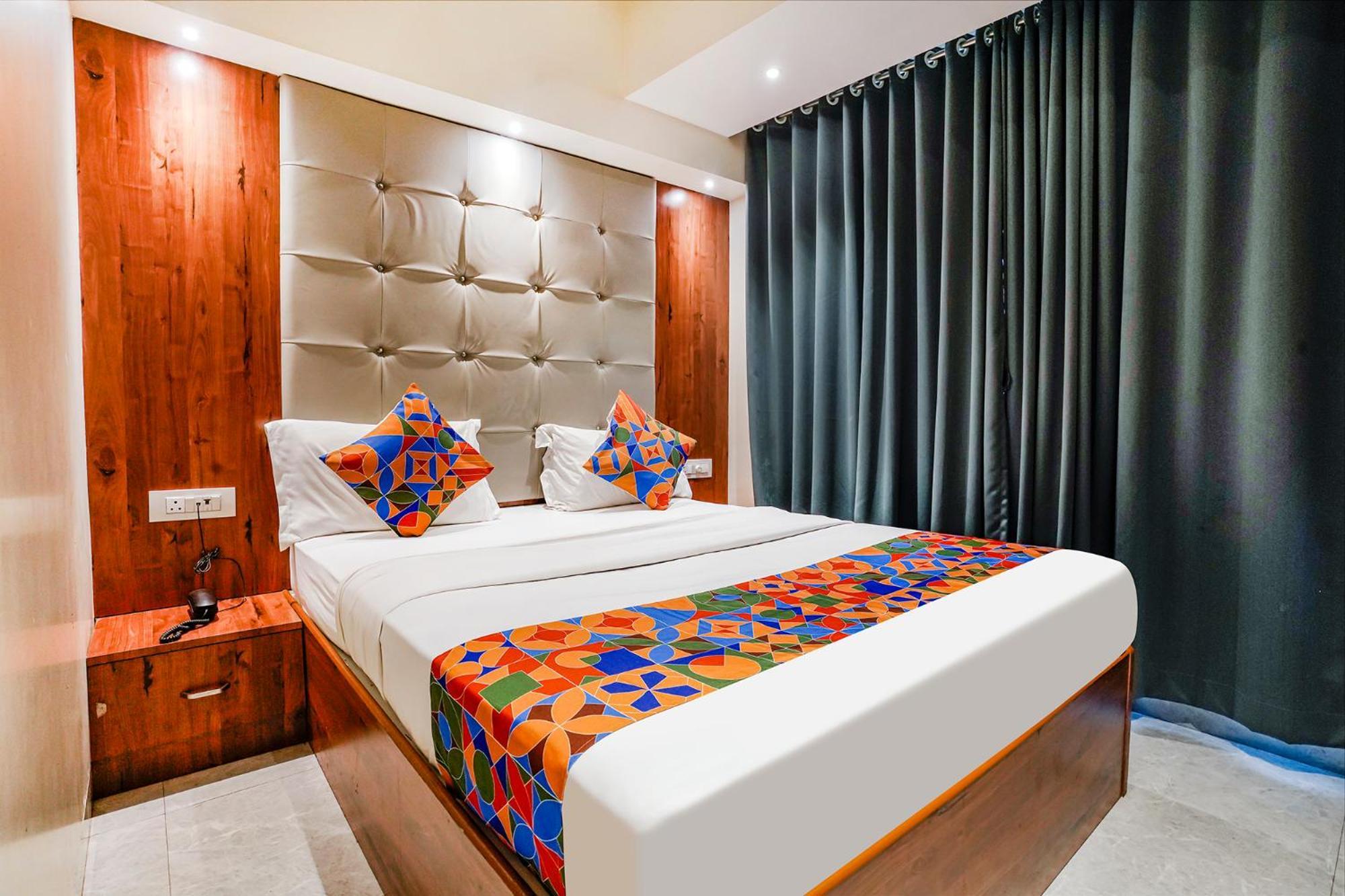 Hotel Fabexpress Utsav Residency - Nr Panvel à Jāmb Extérieur photo