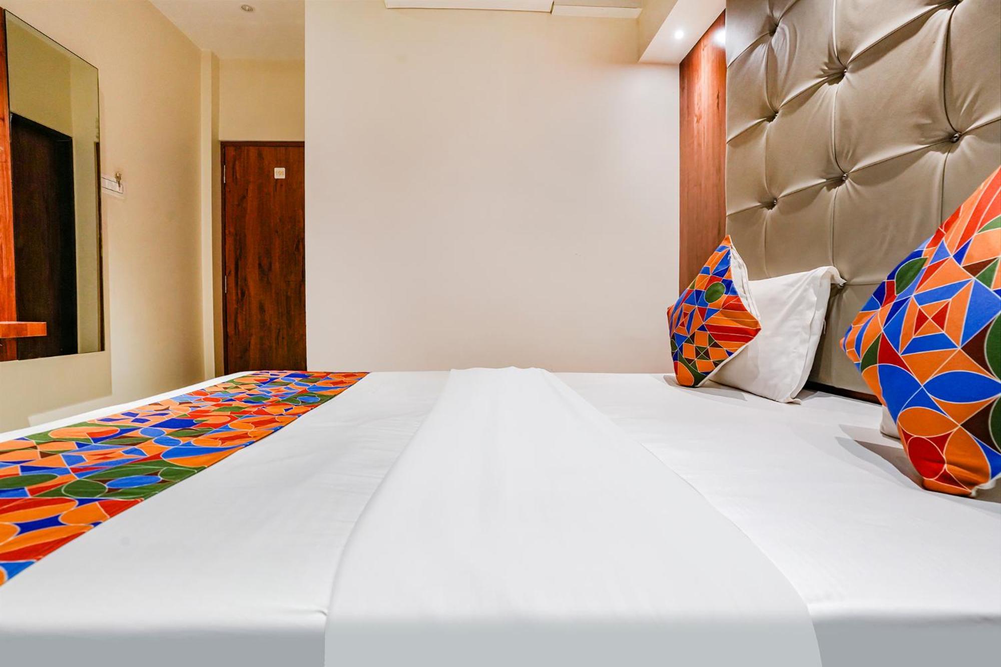 Hotel Fabexpress Utsav Residency - Nr Panvel à Jāmb Extérieur photo