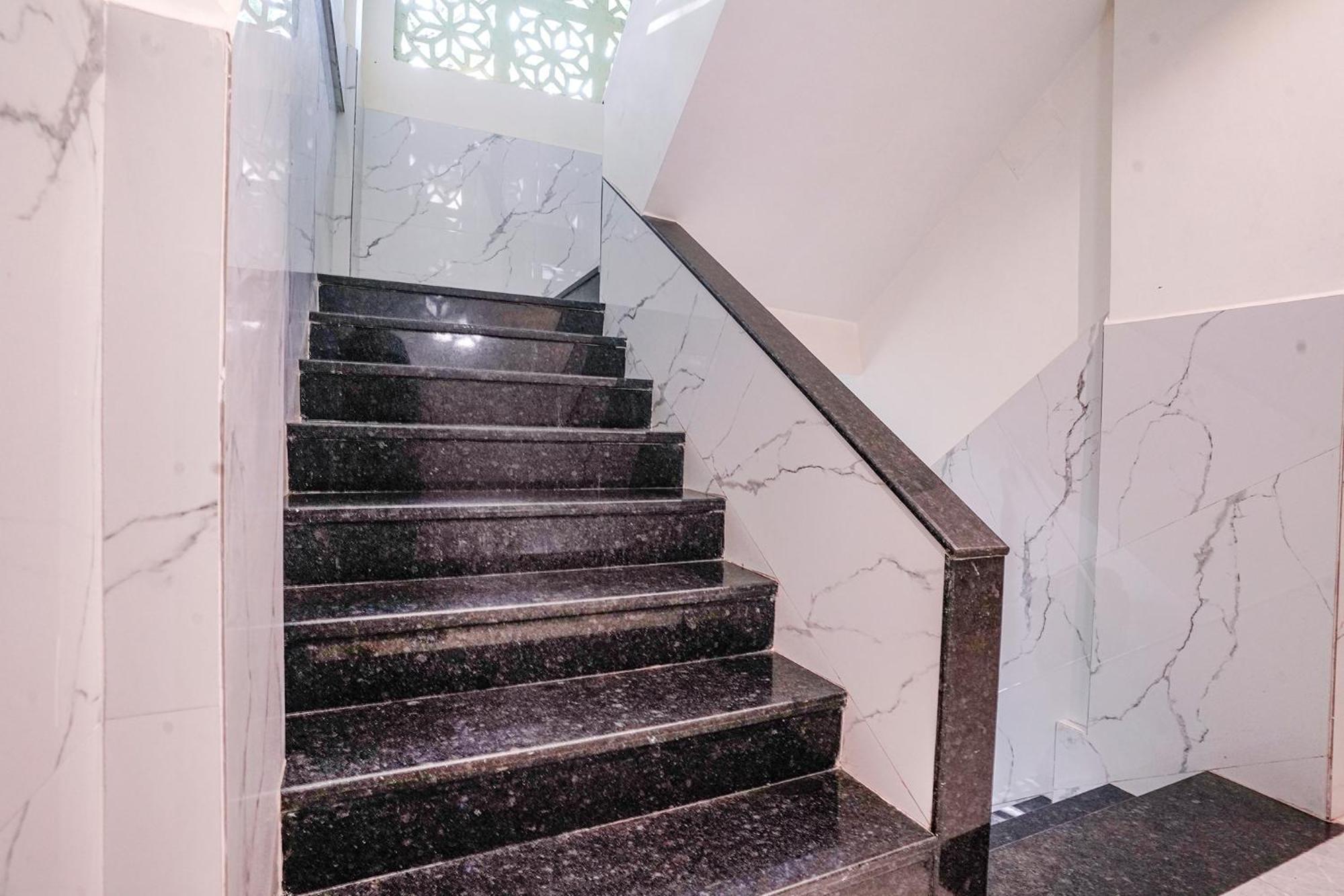 Hotel Fabexpress Utsav Residency - Nr Panvel à Jāmb Extérieur photo