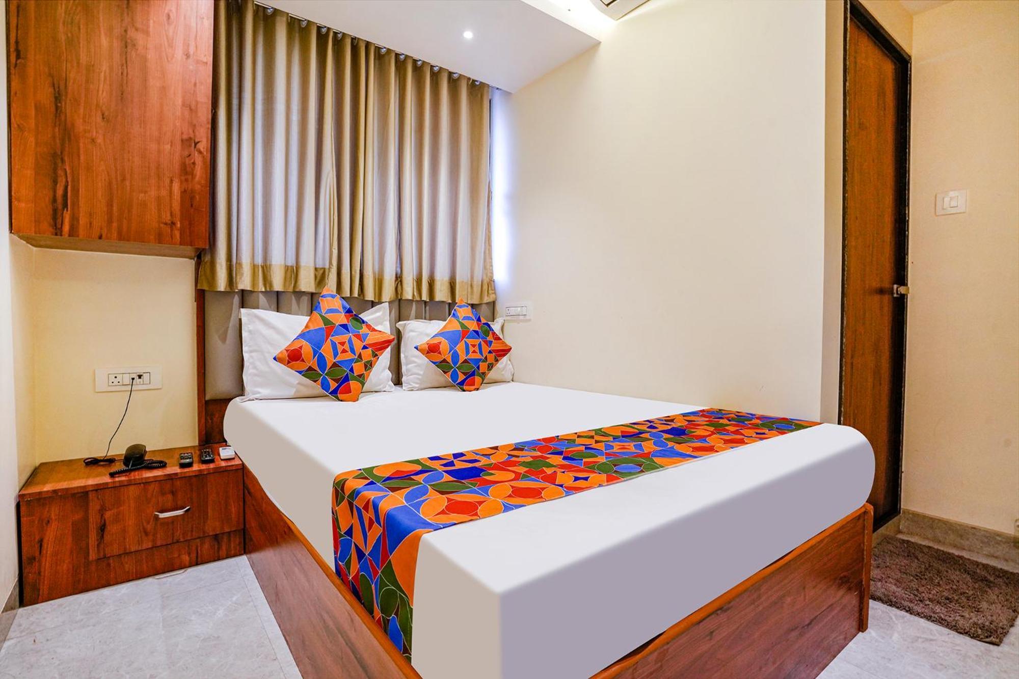 Hotel Fabexpress Utsav Residency - Nr Panvel à Jāmb Extérieur photo