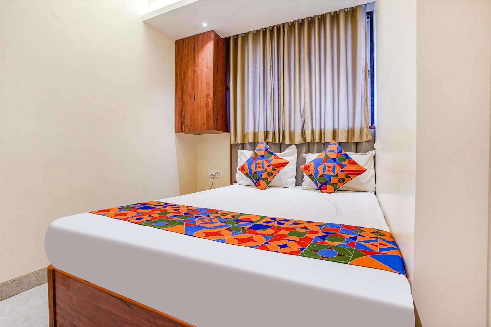 Hotel Fabexpress Utsav Residency - Nr Panvel à Jāmb Extérieur photo