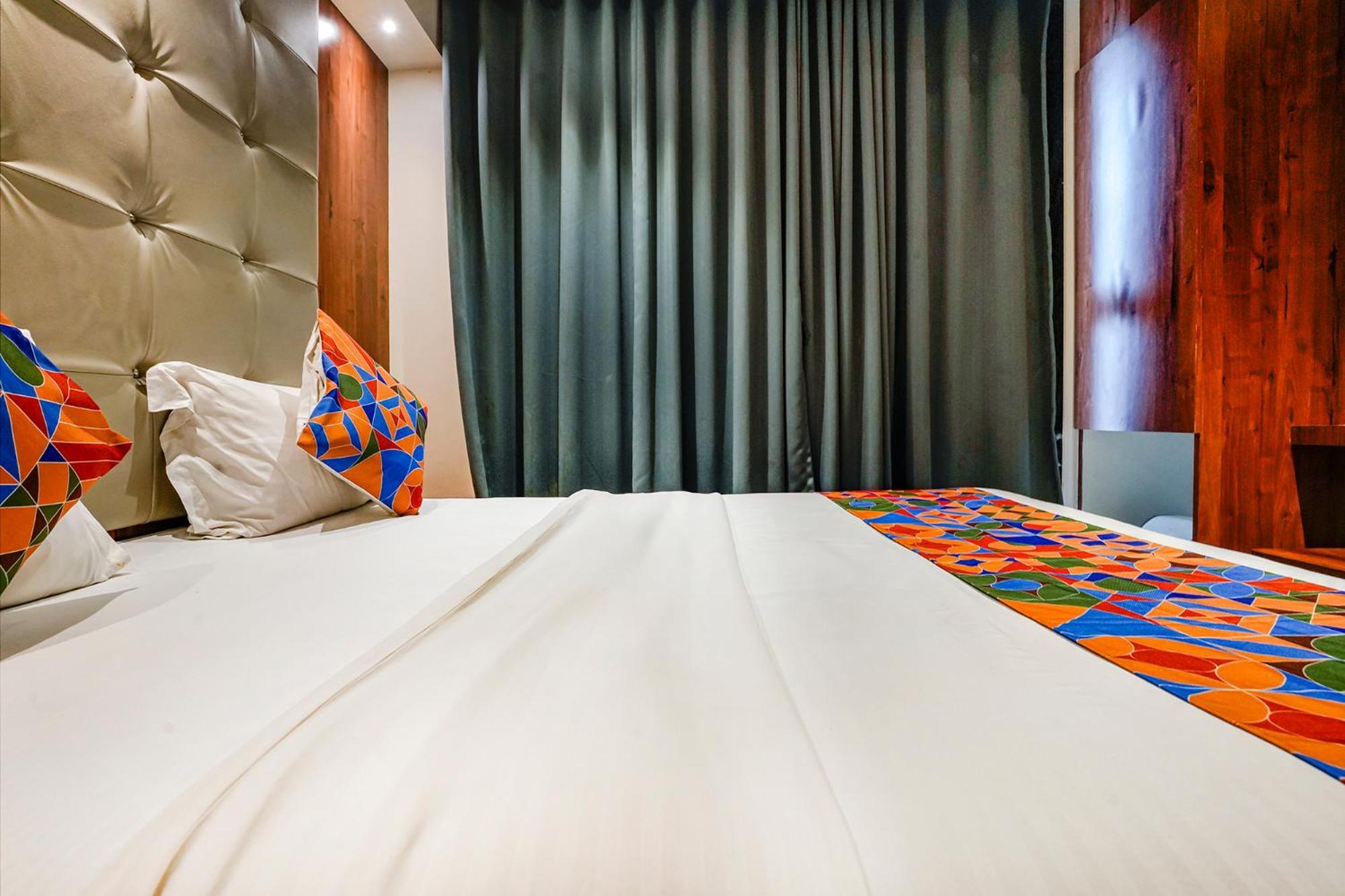 Hotel Fabexpress Utsav Residency - Nr Panvel à Jāmb Extérieur photo