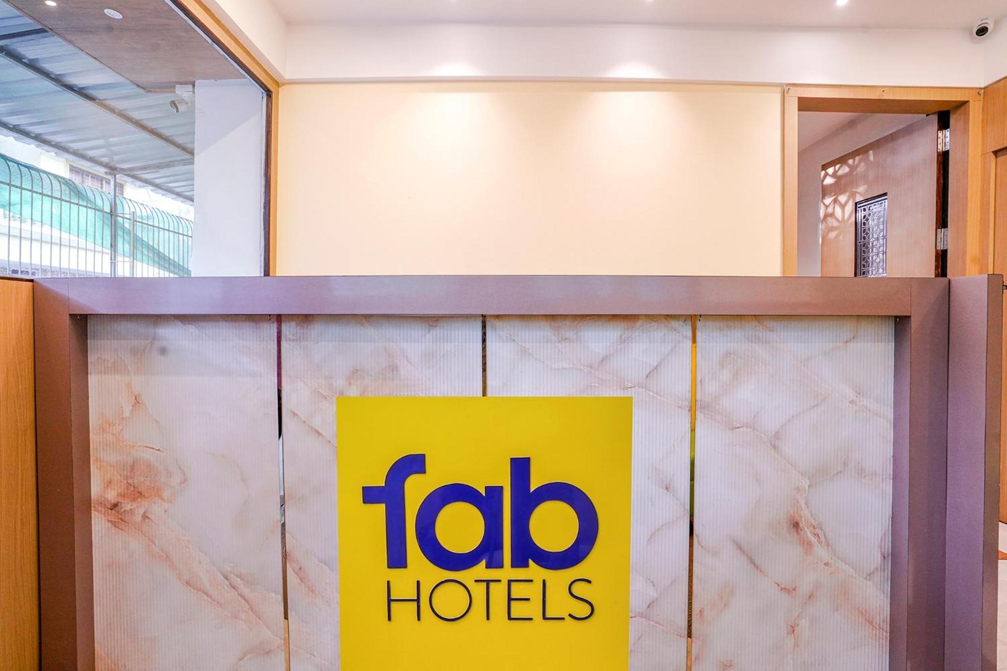 Hotel Fabexpress Utsav Residency - Nr Panvel à Jāmb Extérieur photo